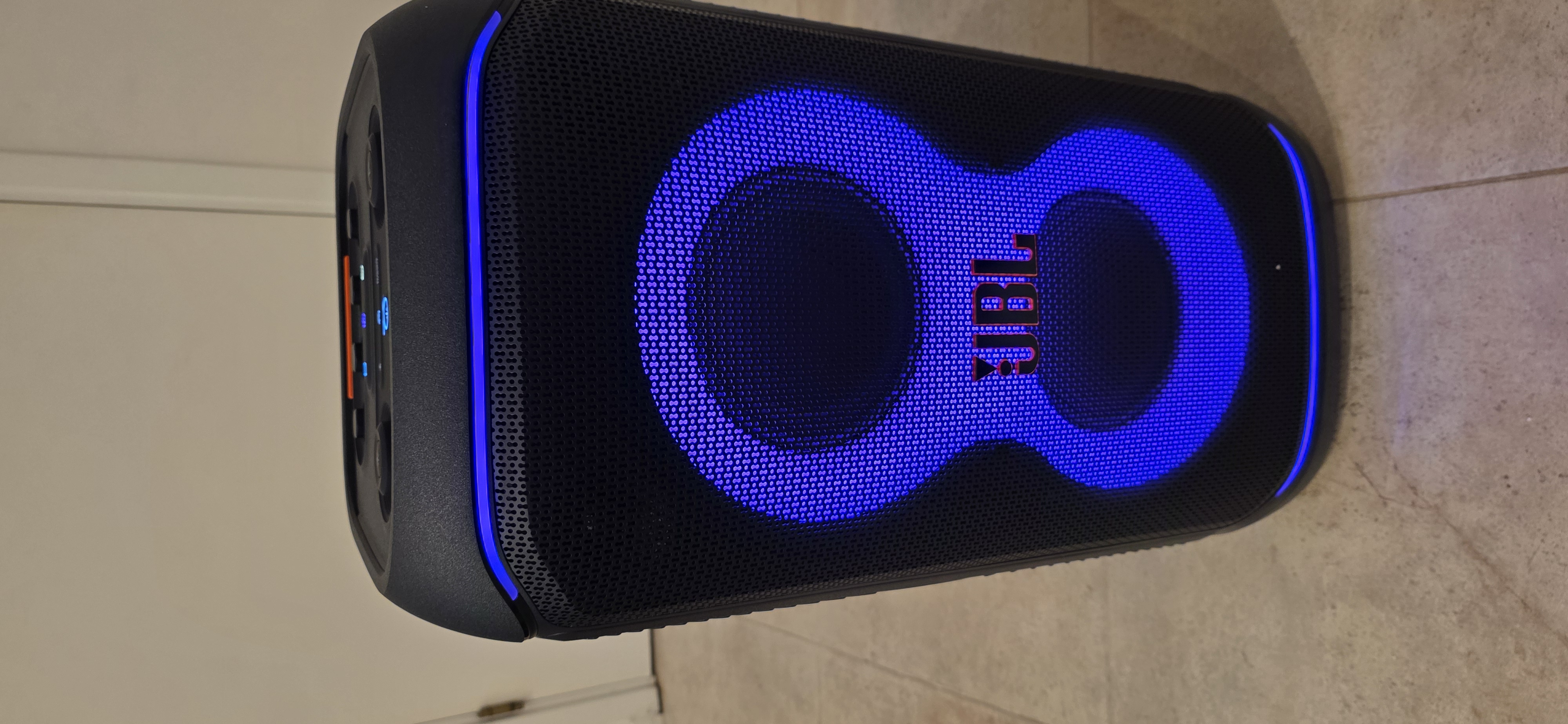 Jbl partybox 320  + jbl partybox mic pair