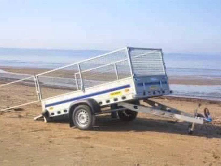 Obromsad släp med grindar