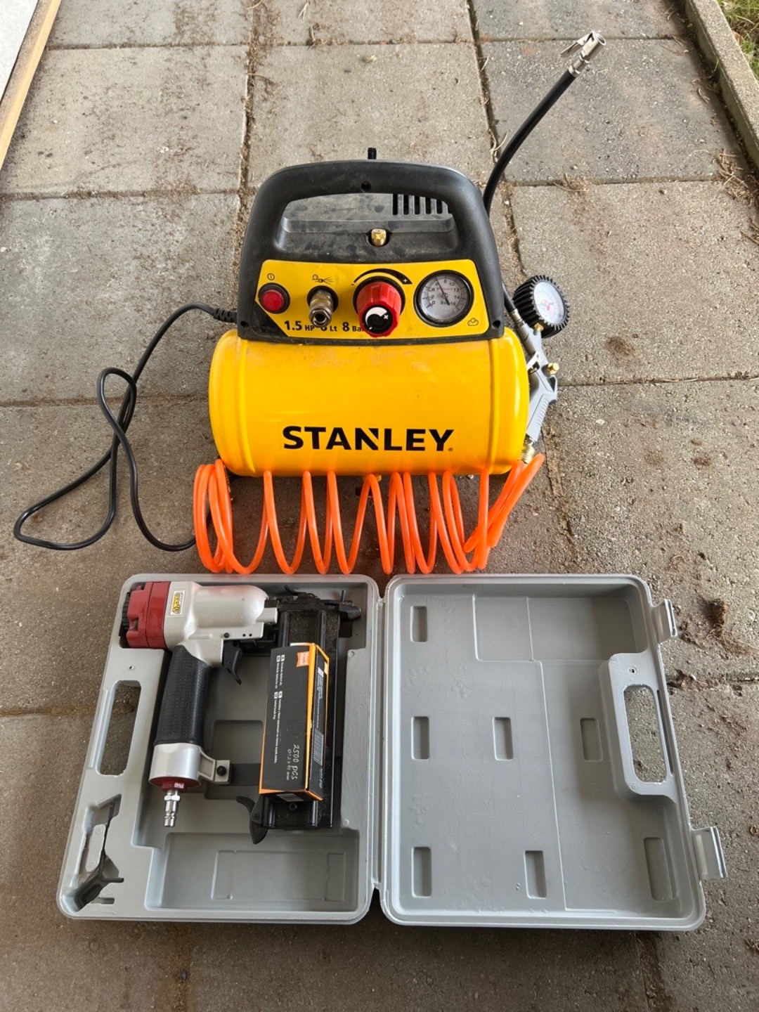 Spikerpistol med kompressor