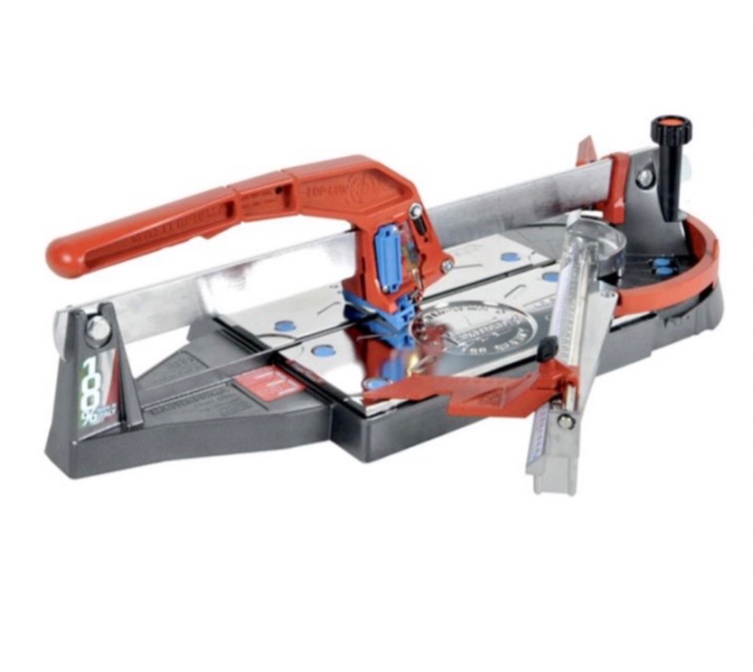 Stor og liten flisekutter leies ut