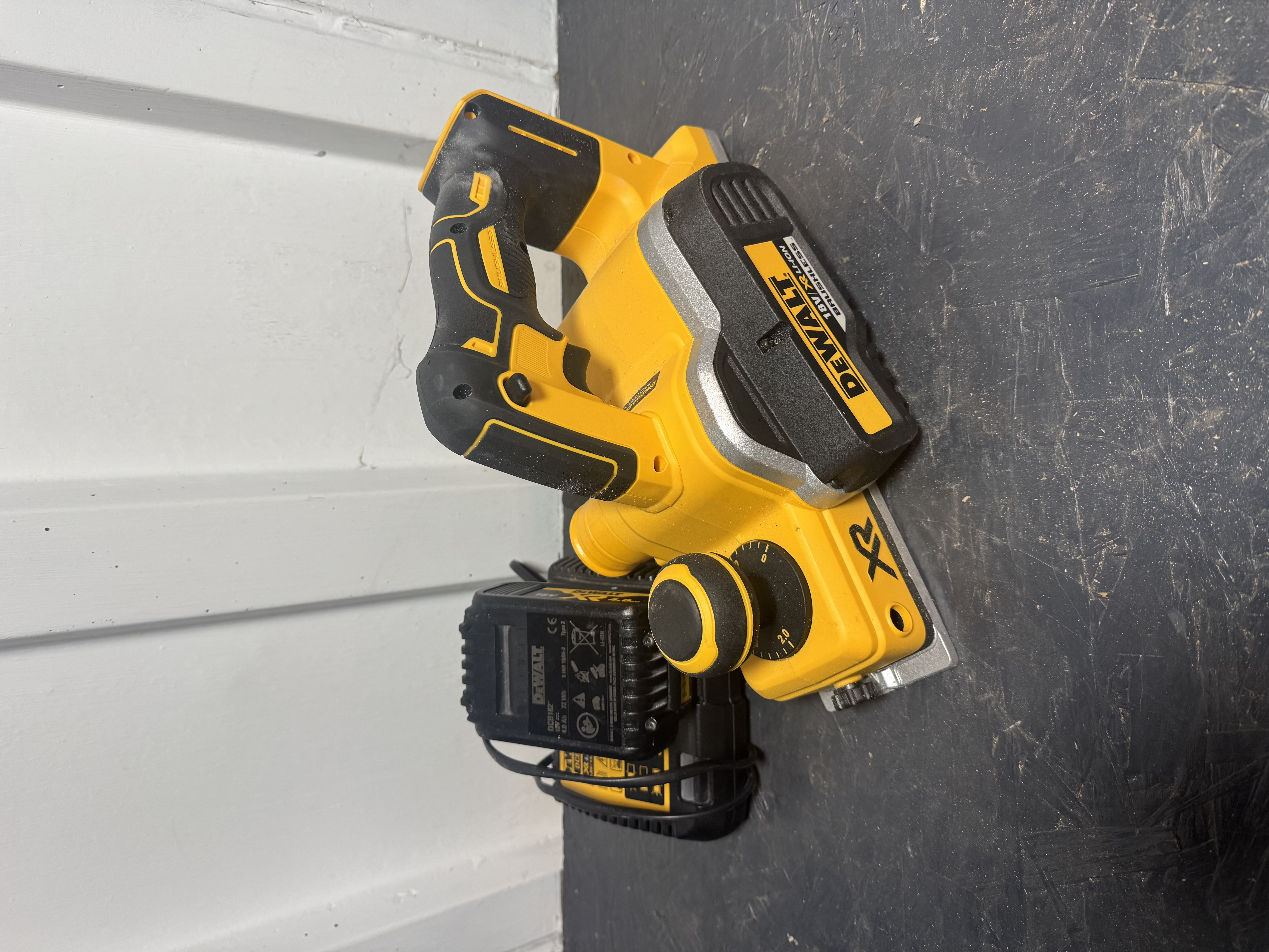 Cordless planer 18v