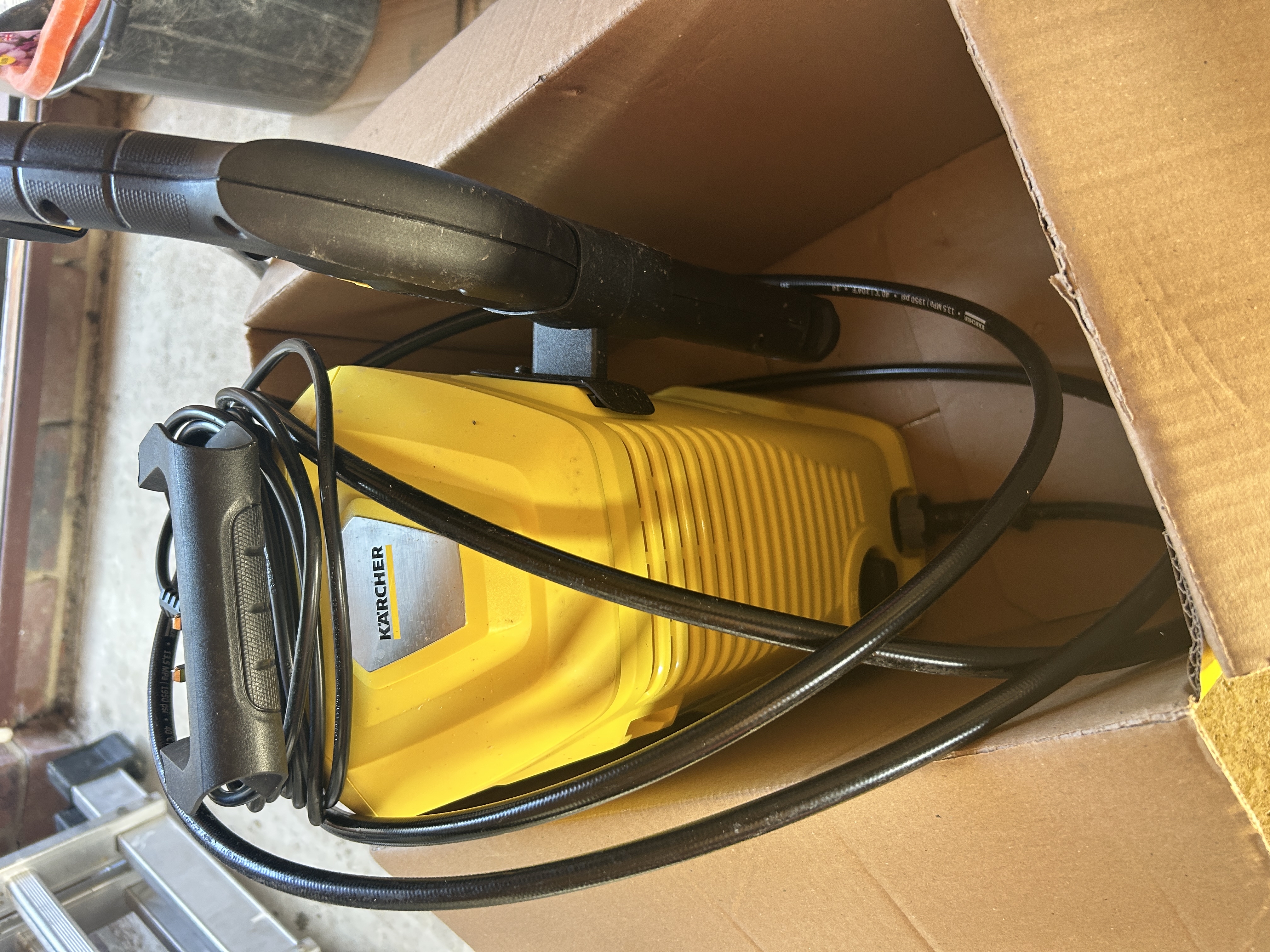 Pressure washer (kärcher k2)