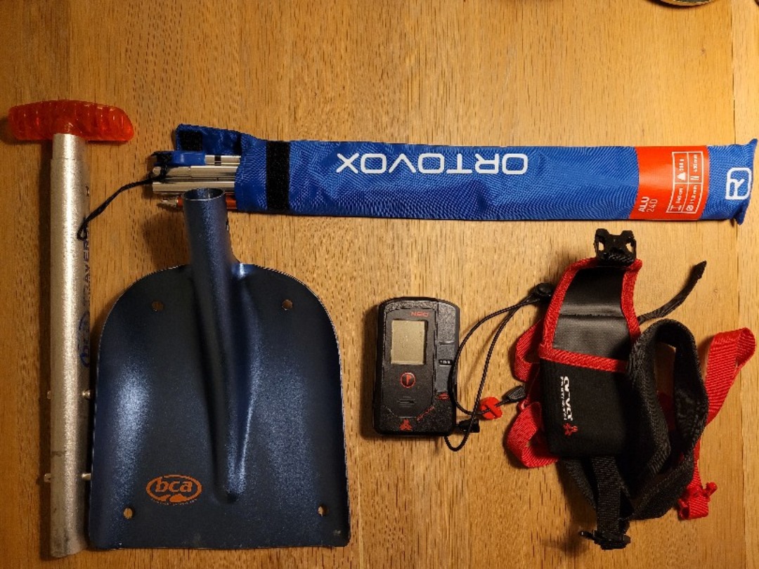 Lavinpaket: spade, sond och transceiver