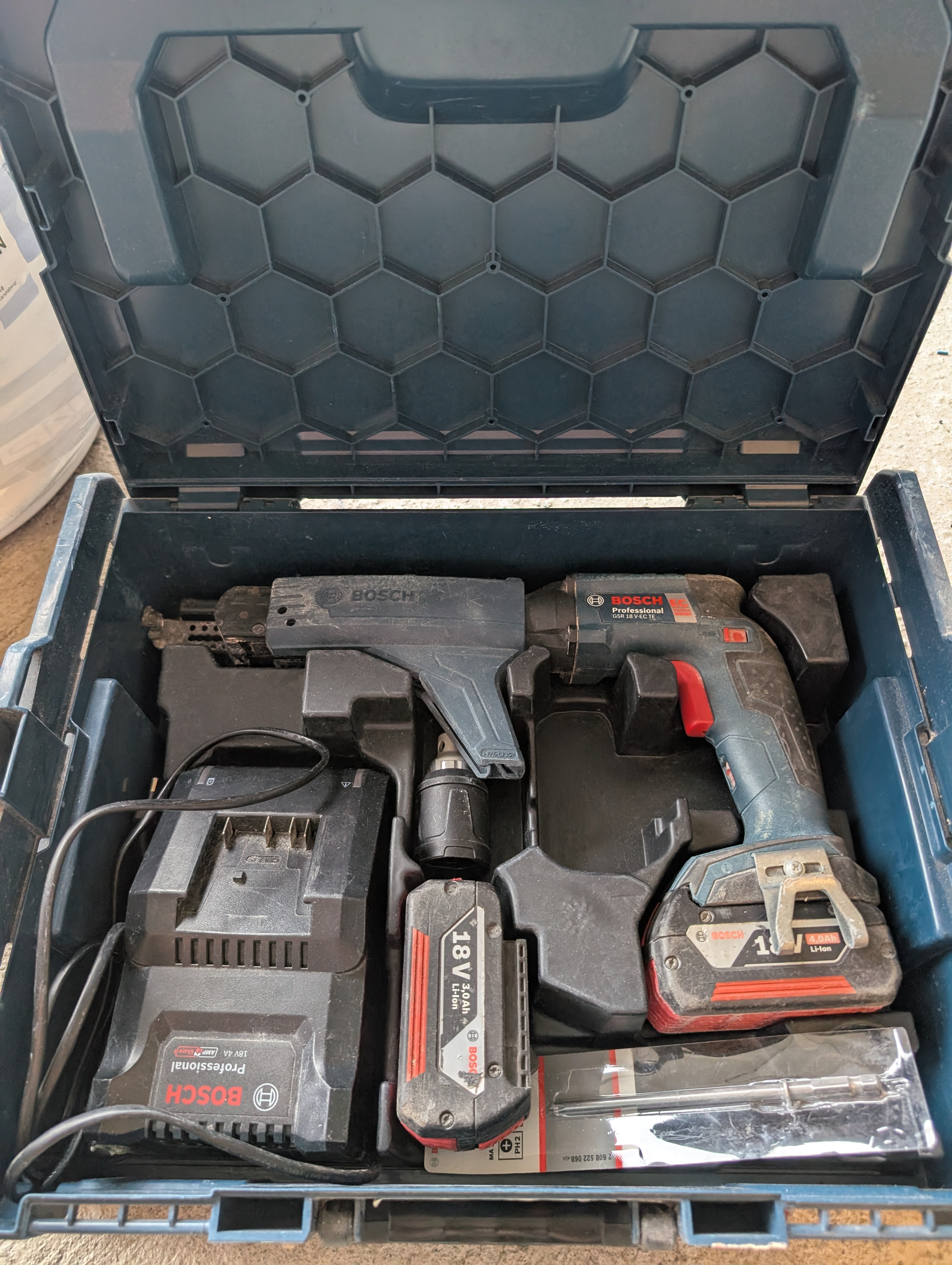 Gipsdrill med magasin 18v