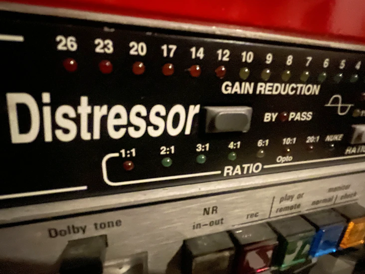 Empirical labs el8x distressor compressor with british mod