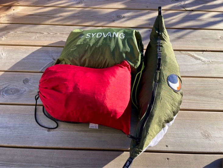 Hengekøye med myggnetting og tarp