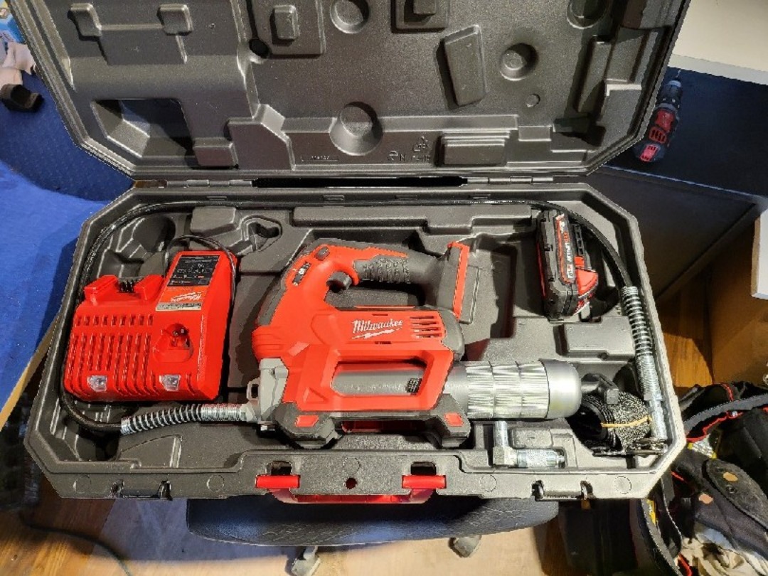 Elektrisk fettspruta milwaukee 18v