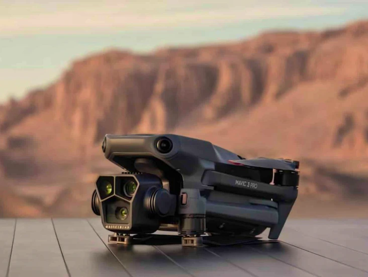 Mavic 3 pro fly more combo