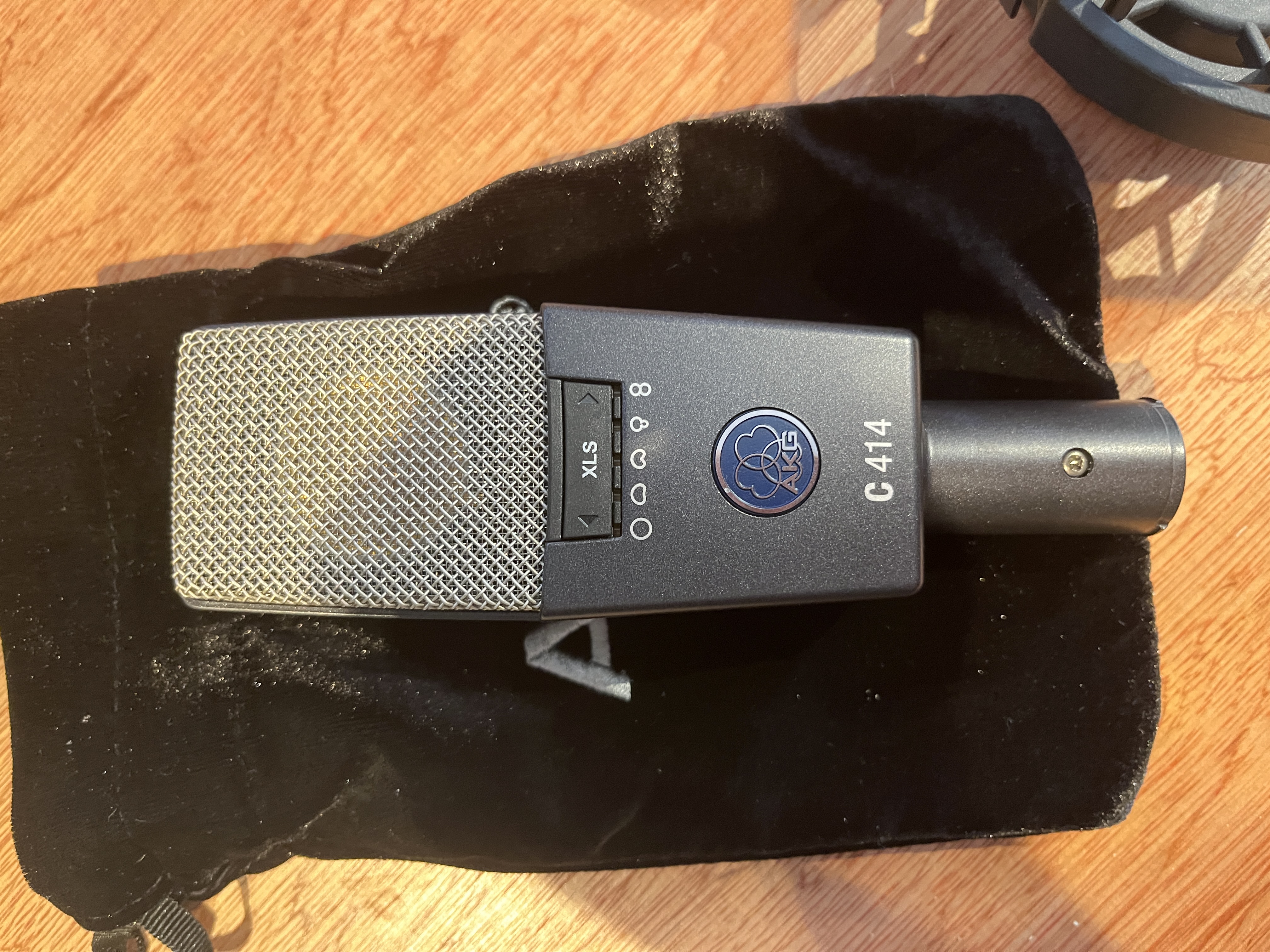 Akg c414 xls condenser microphone