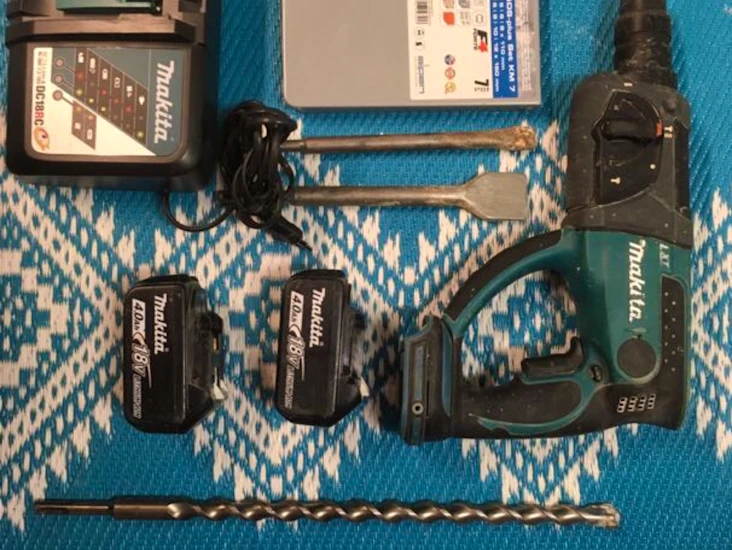 Makita borr och bilningshammare