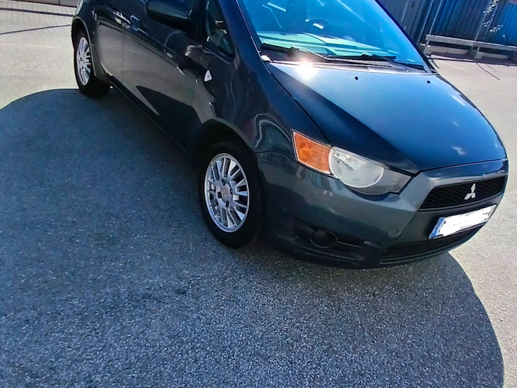 Bil fordon mitsubishi colt