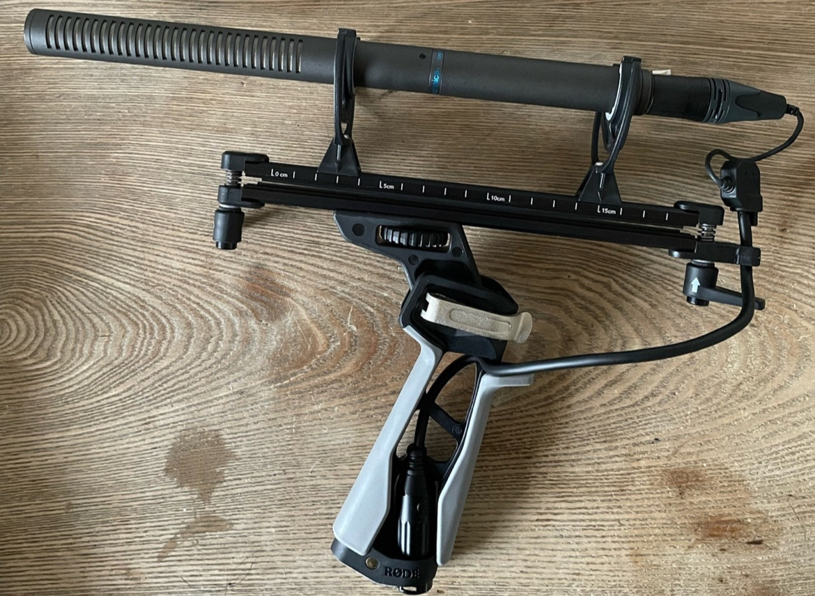 Shotgun boom mic at897 audio technica
