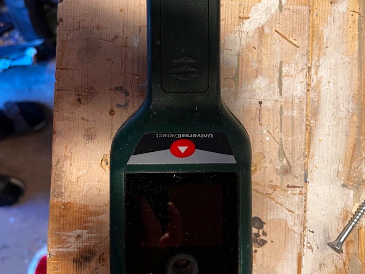 Bosch stendsøker metall og tre