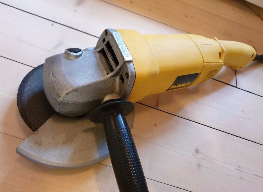 Dewalt vinkelslip dw840,180mm 1800w