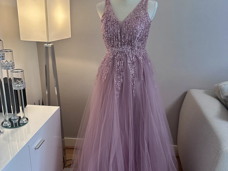 Fin klänning uthyres