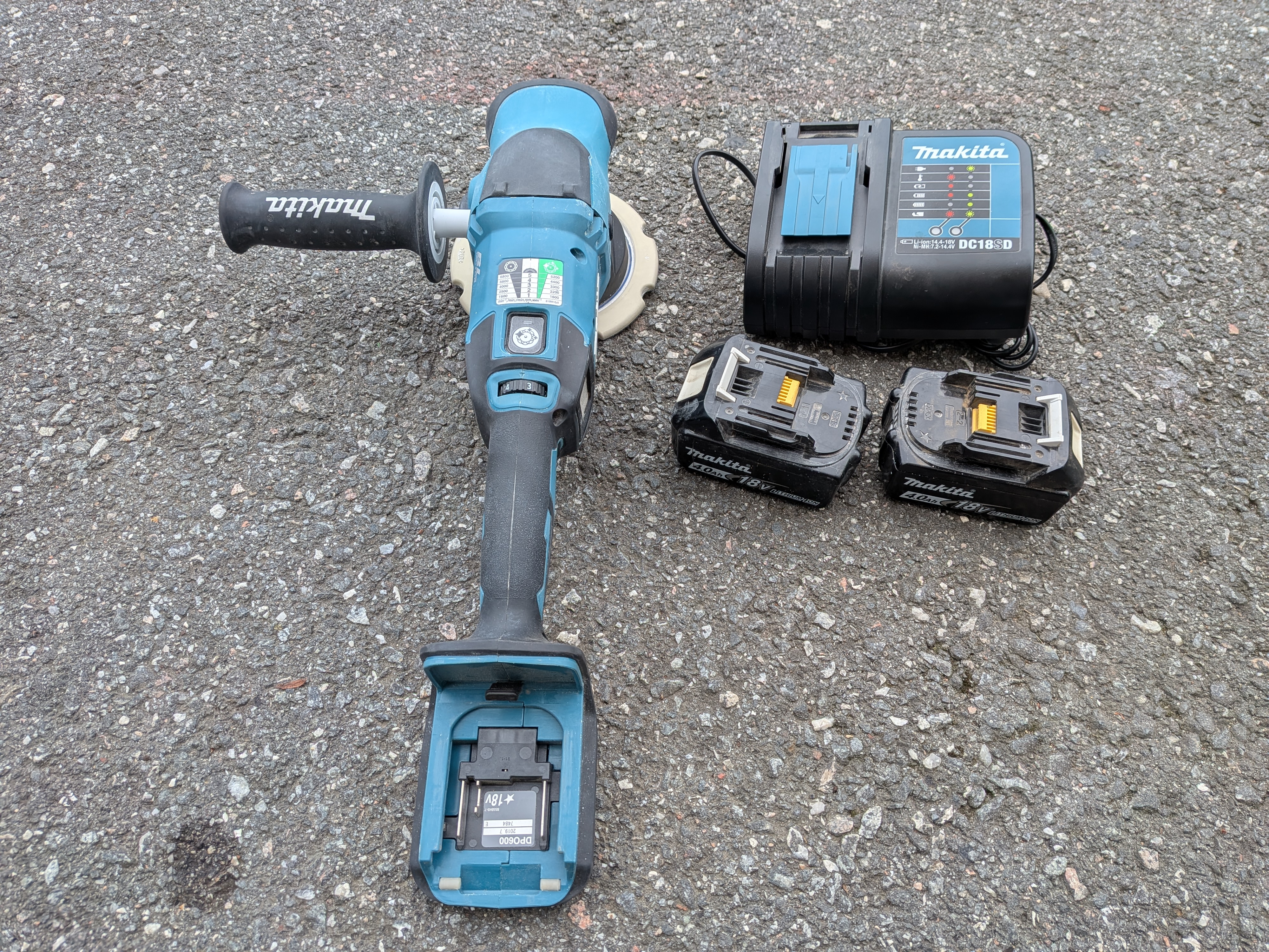 Batteridriven polermaskin makita dpo600 – komplett paket