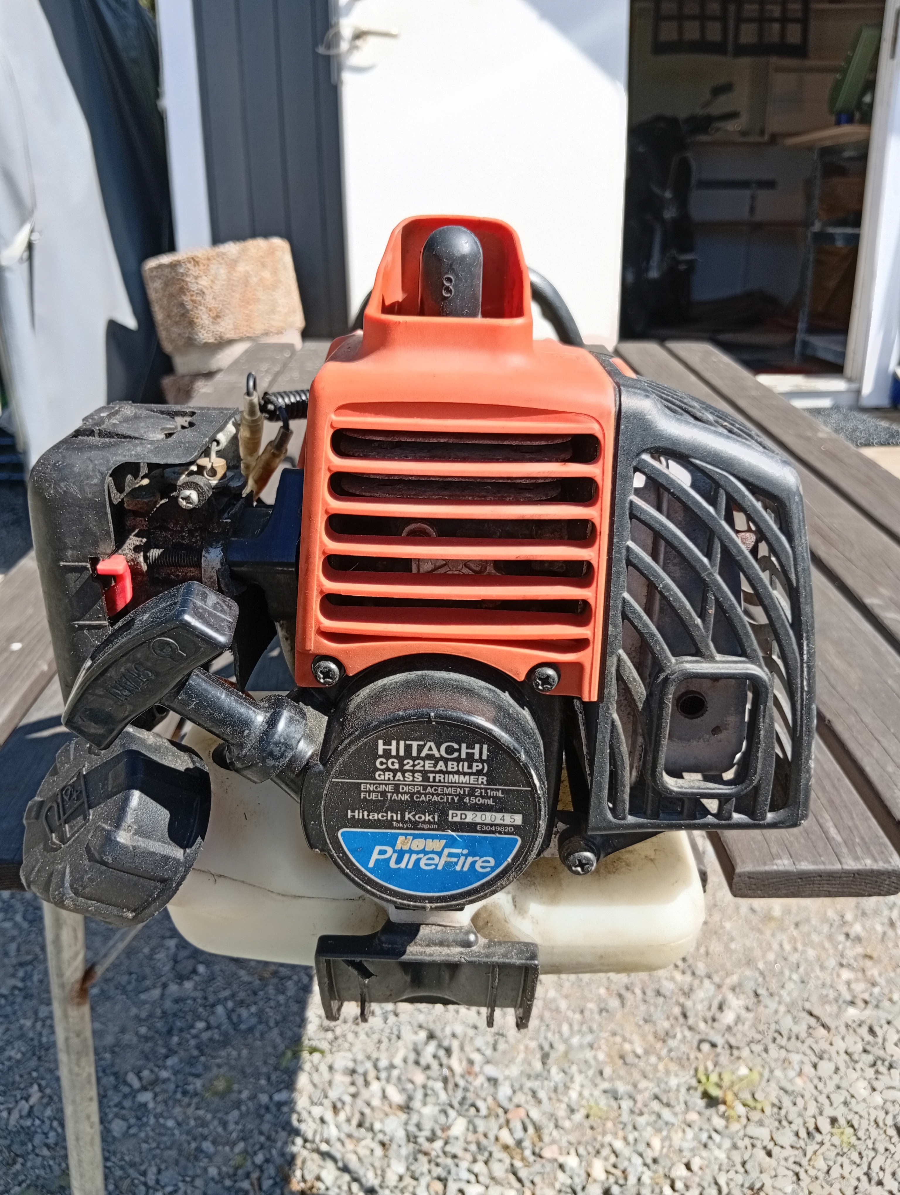 Hitachi grästrimmer