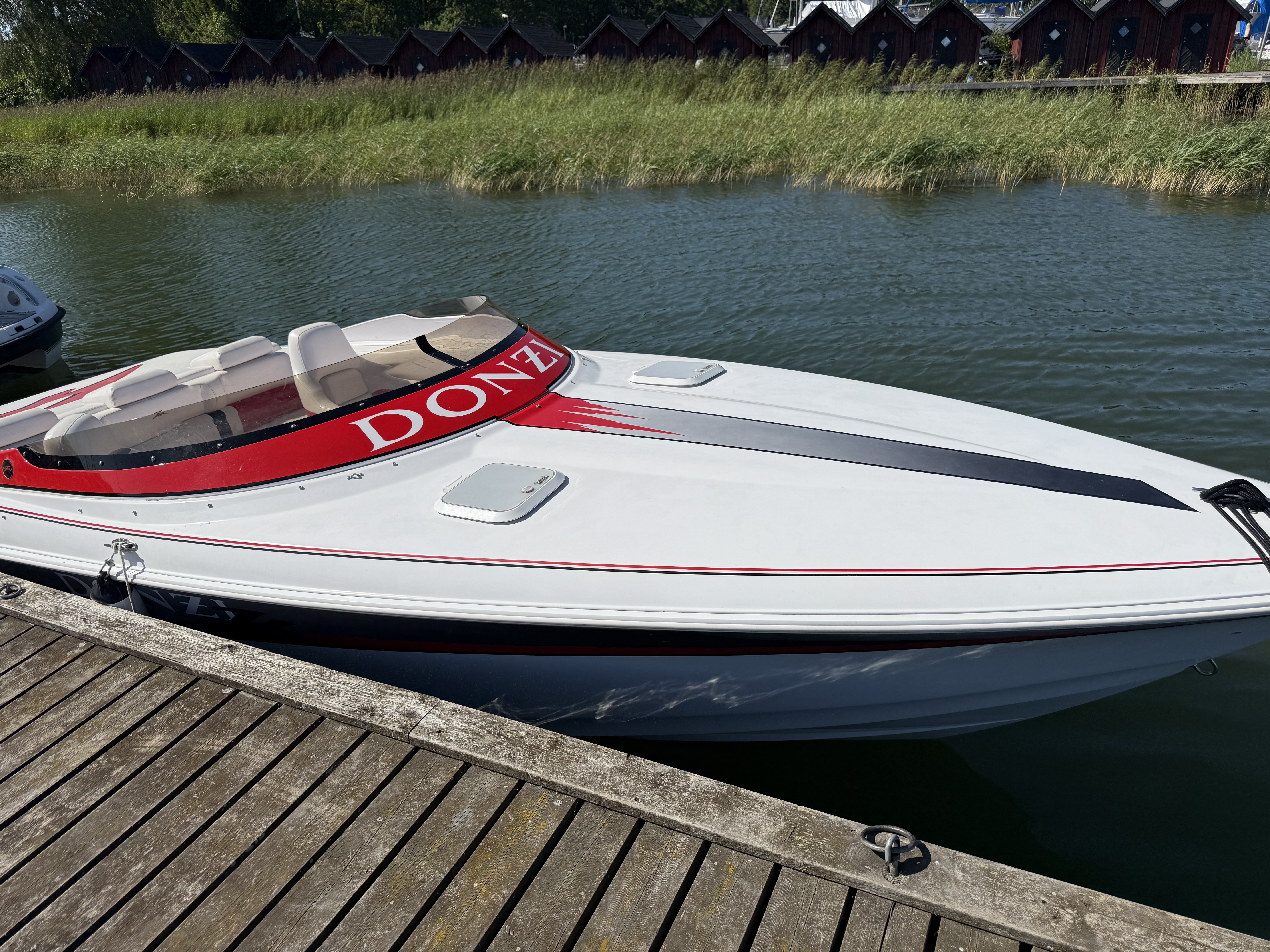 Donzi 22 zx speedboat supercharged 5 persons 