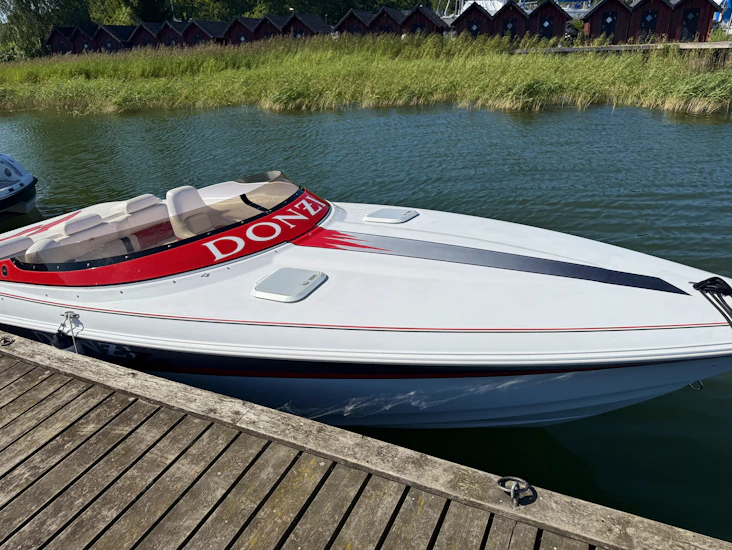 Donzi 22 zx speedboat supercharged 5 persons