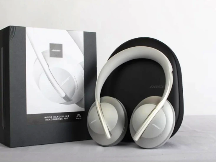 Bose noise cancelling headphones 700