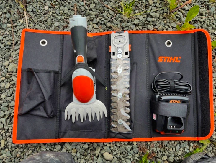 Hekksaks med batteri og lader