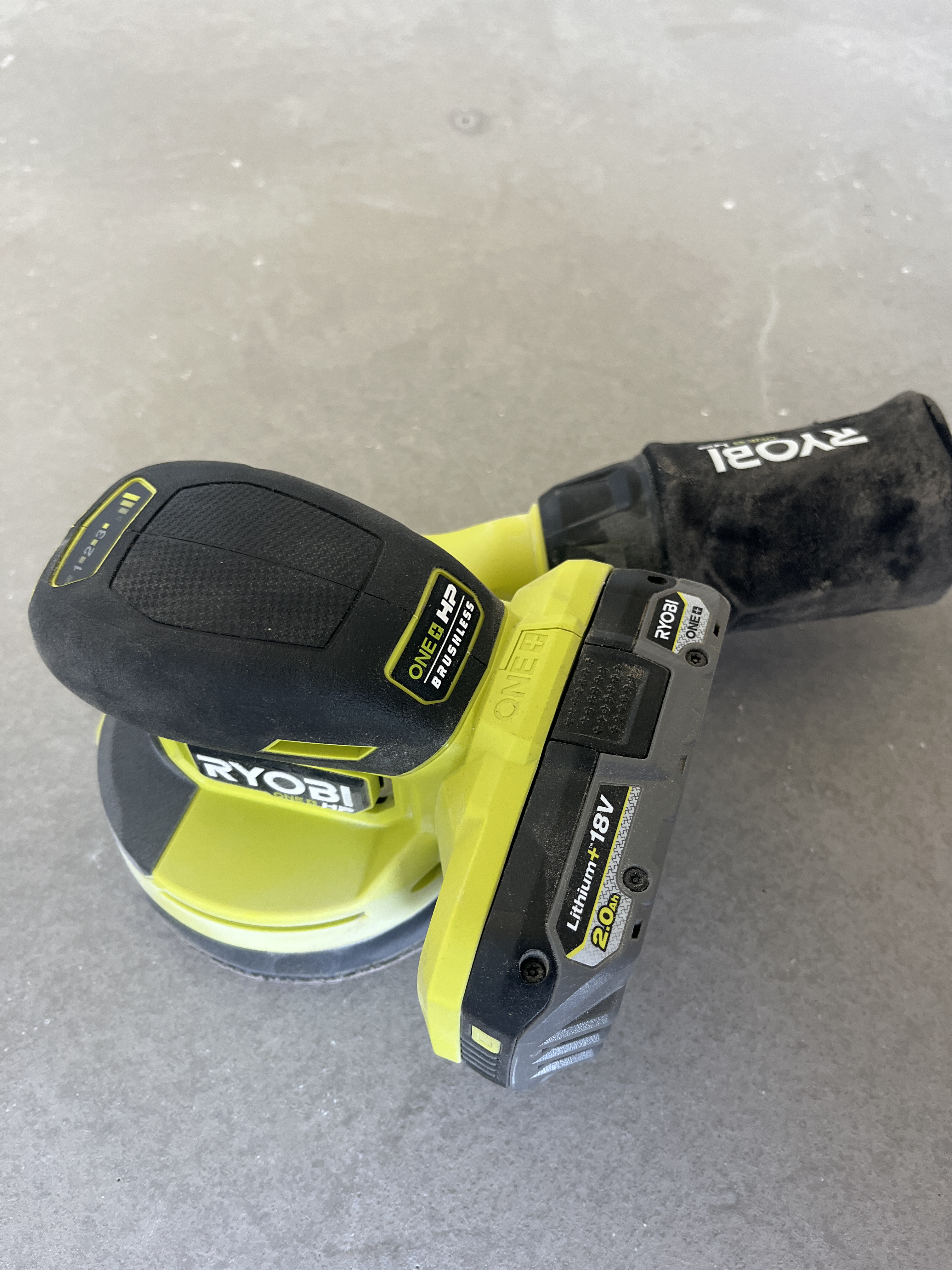 Ryobi one+ hp eksentersliper