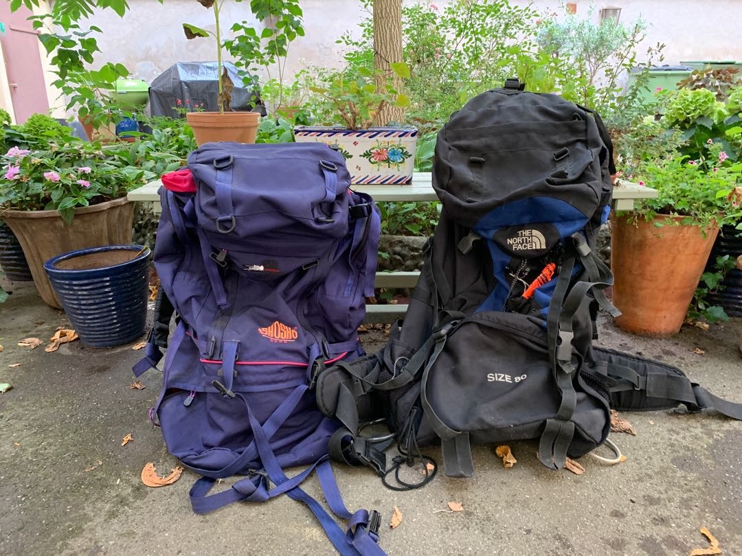 Två ryggsäckar för vandring
