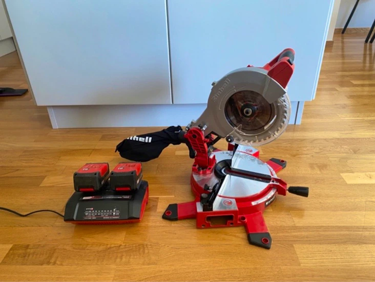 Batteridriven kap- & gersåg