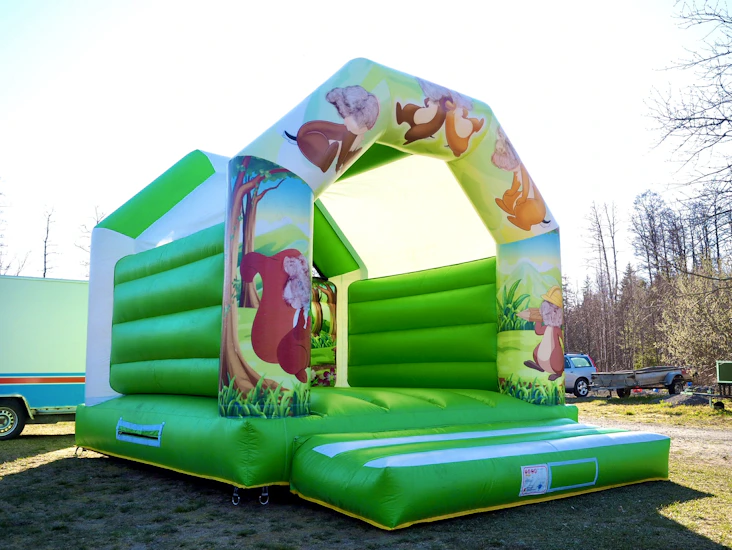 Hoppborg 6x6m (uthyrningsgodkänd)