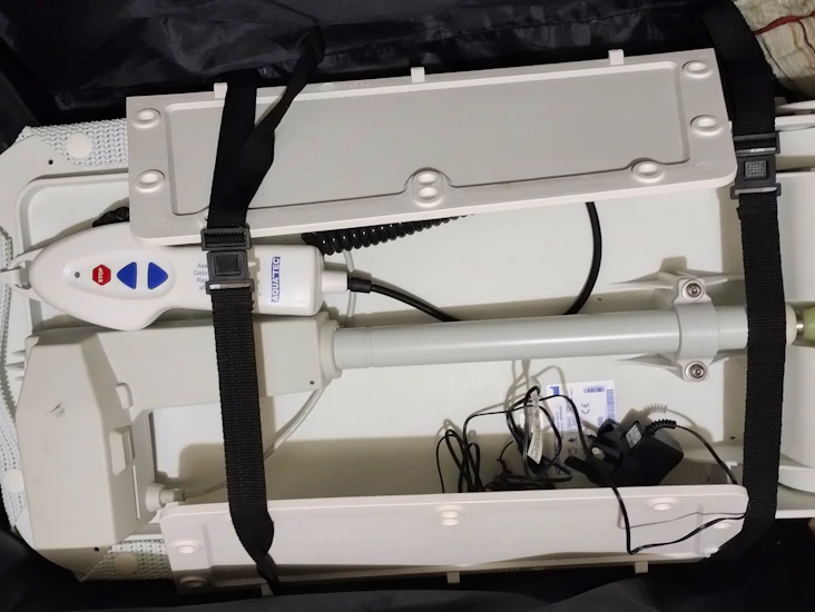 Aquatec orca reclining bath lift