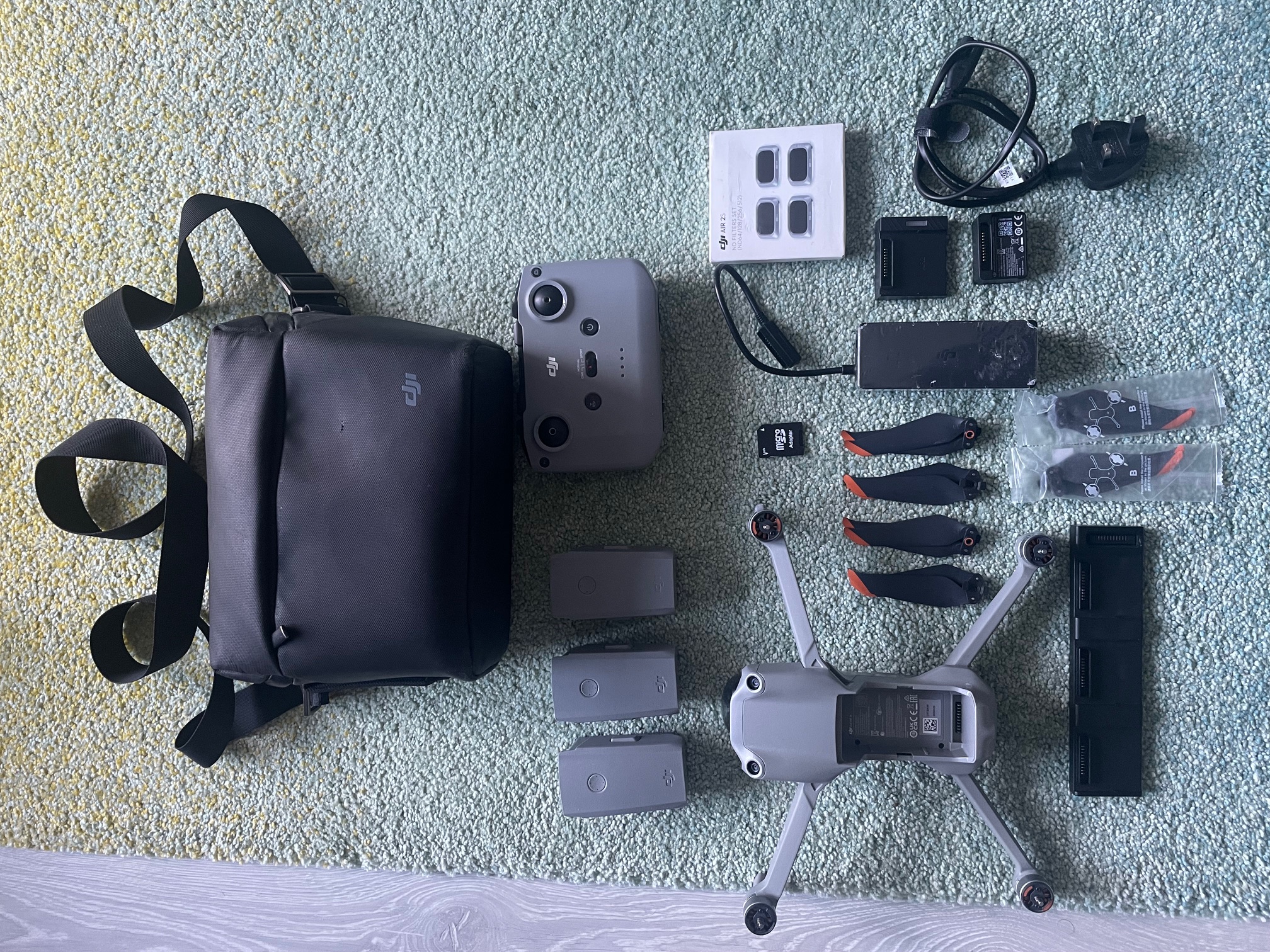 Dji air 2s fly more combo + 128gb microsd card + additional accessories