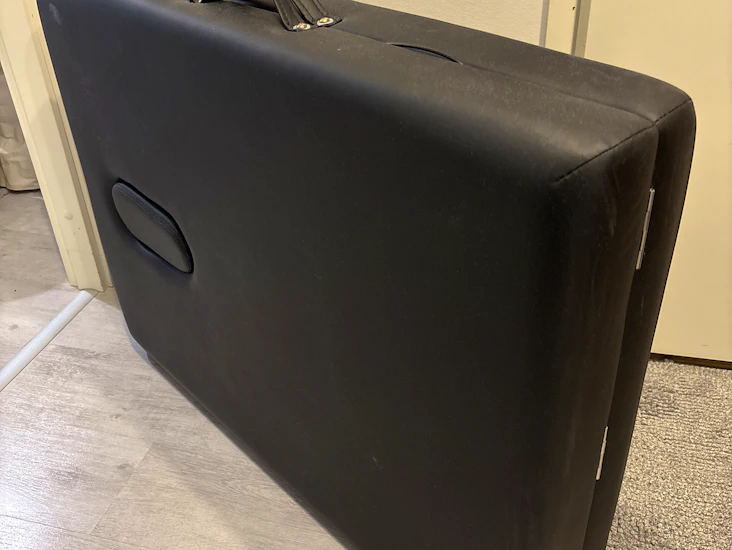 Kokoontaitettava hierontapöytä