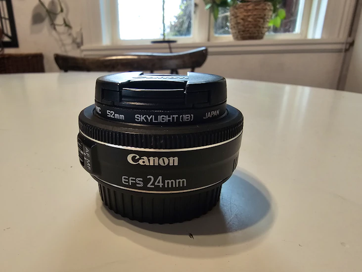 Canon ef-s 24mm f /2.8 stm