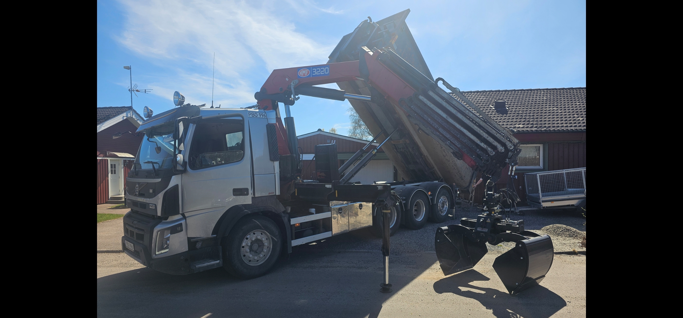 Kranbil hmf 3220 med chaufför