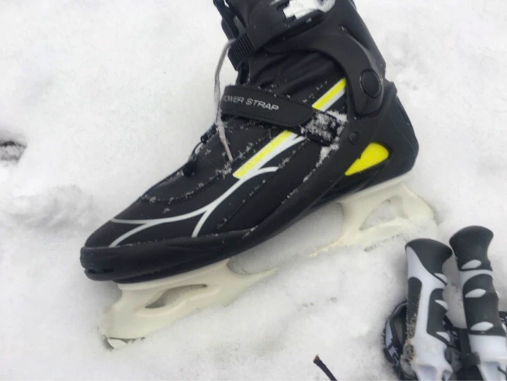 Skridsko storlek 43/44 för allround åkning