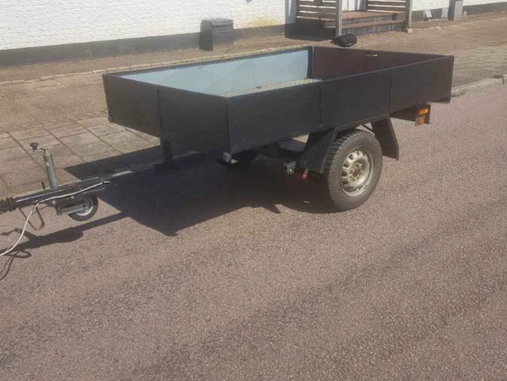 Obromsat släp uthyres