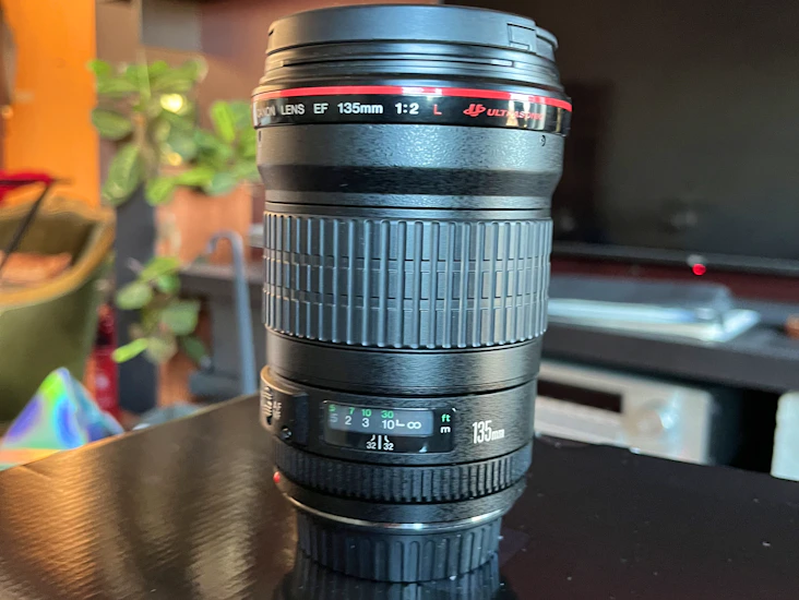 Canon ef 135mm f/2l usm
