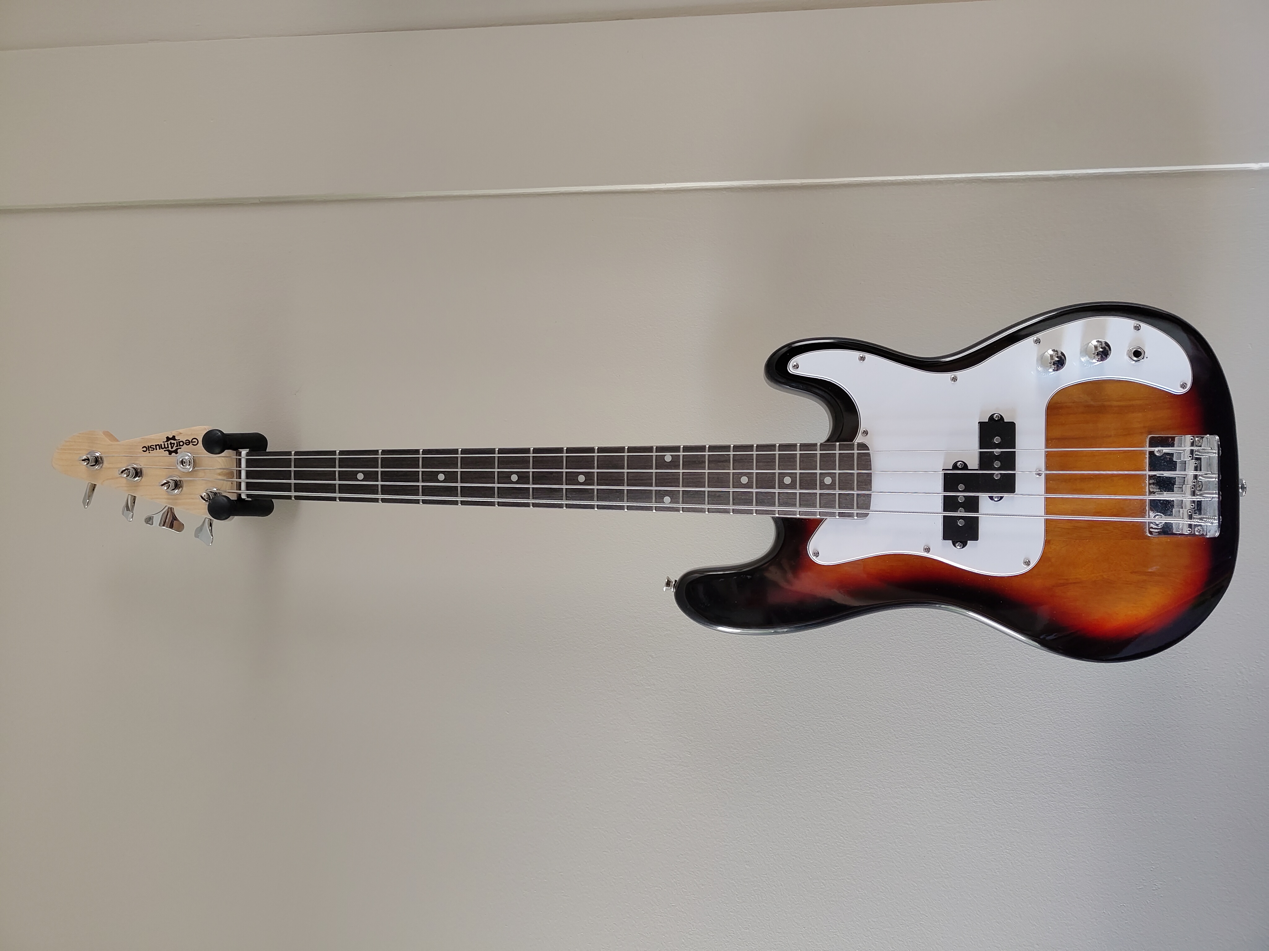 Bassgitar fra gear4music