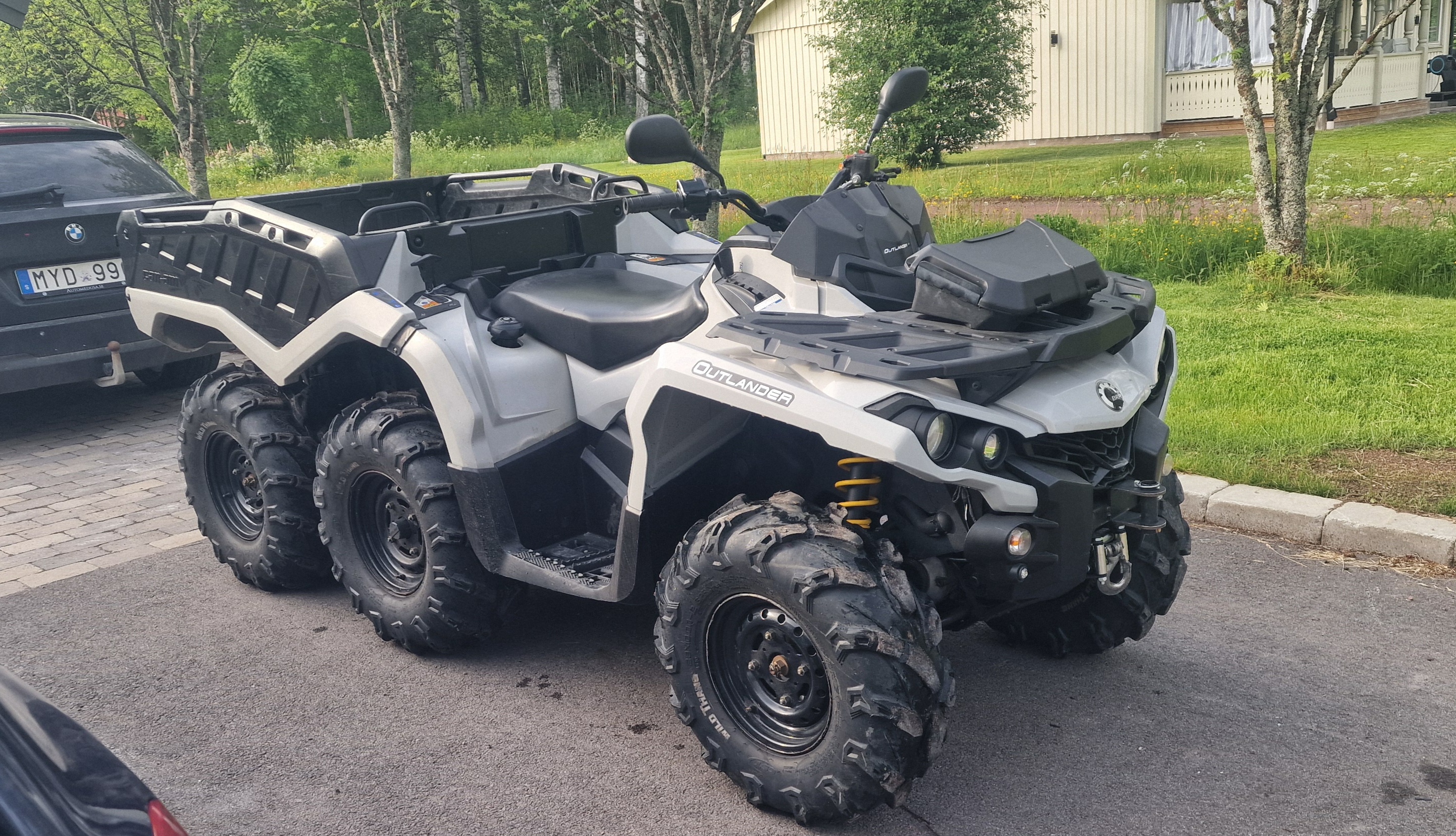 Can-am outlander 650 6x6 