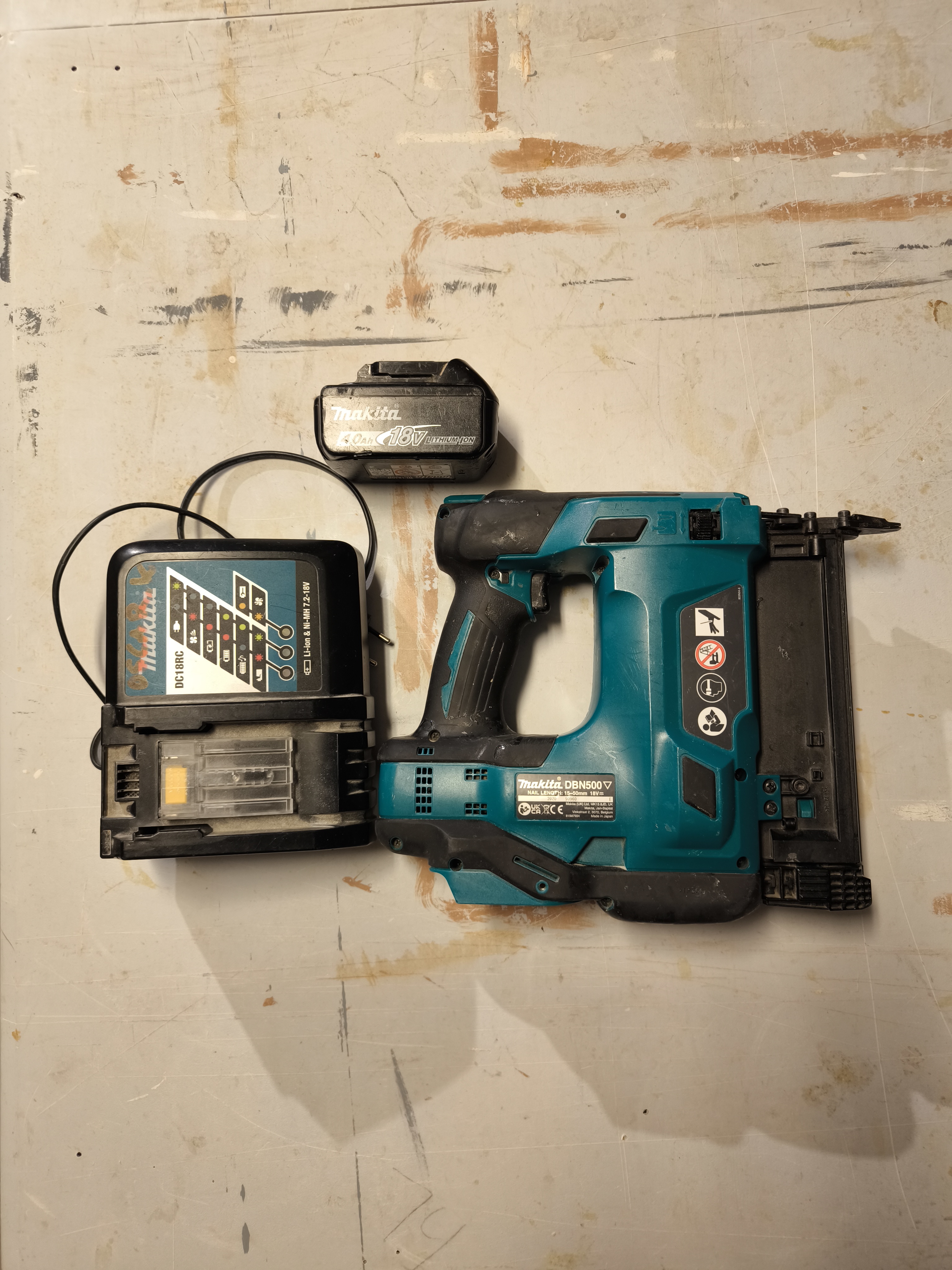 Dyckertpistol makita dbn500 – inkl. batteri och laddare