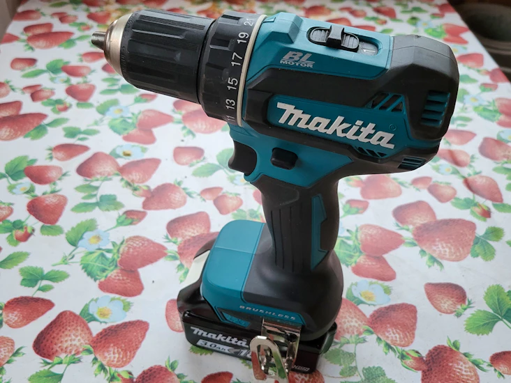 Makita borrmaskin/ skruvdragare