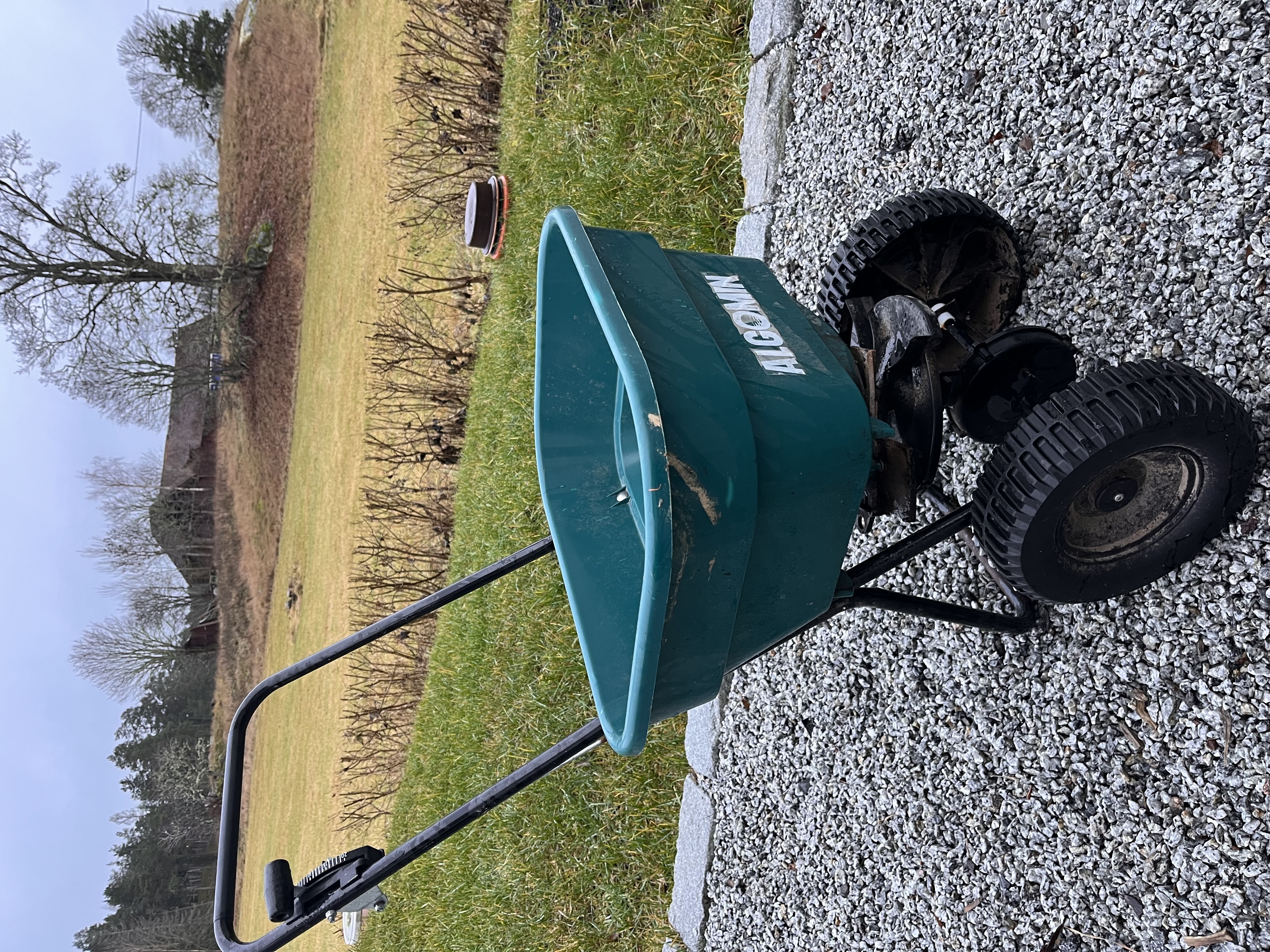 Algomin gödselspridare 