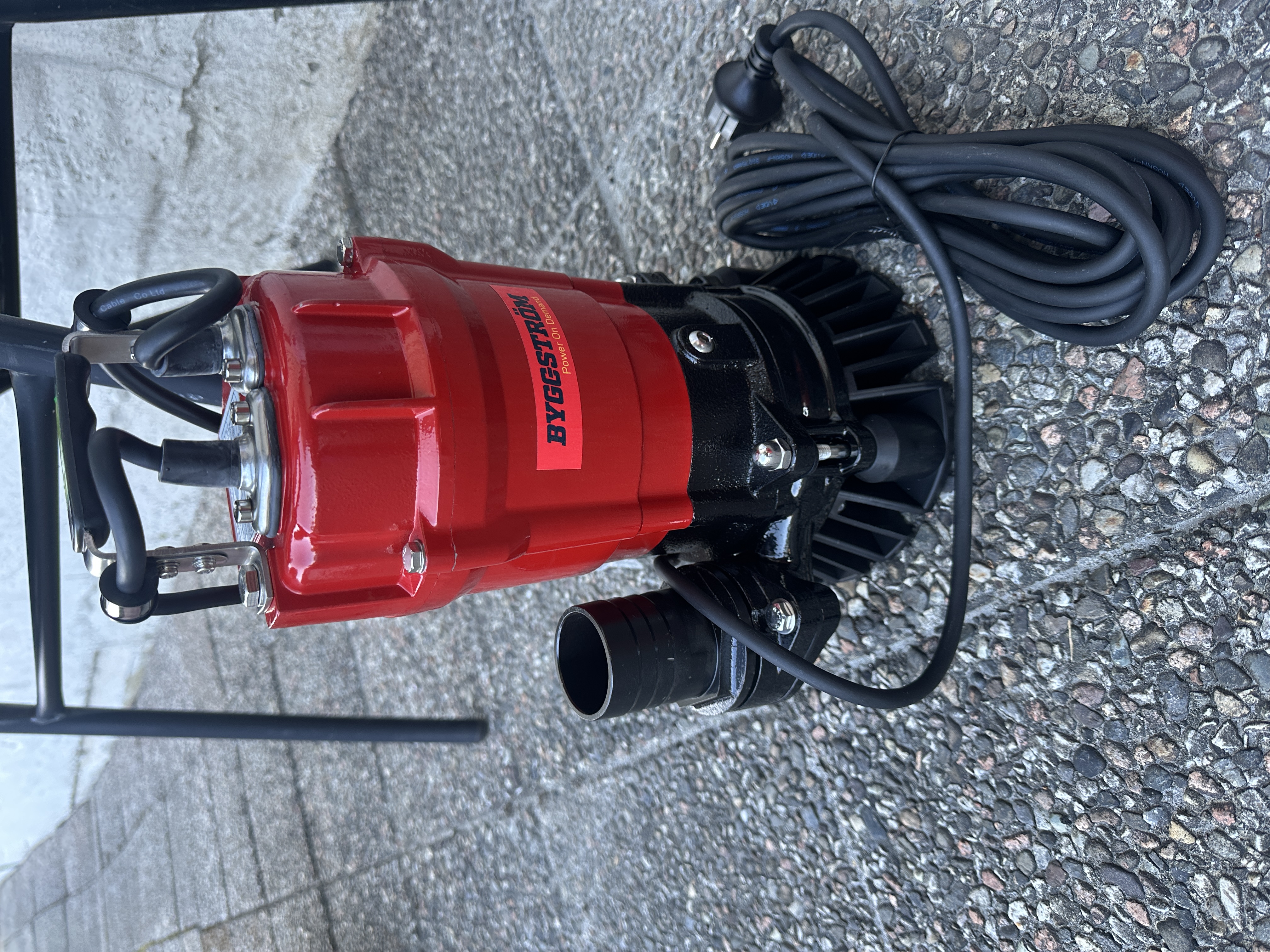 Lensepumpe med 10m slange – kraftig og effektiv (230v)