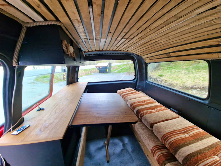 Hyundai h1 camper 2005 til leie – perfekt for økonomiske eventyr!