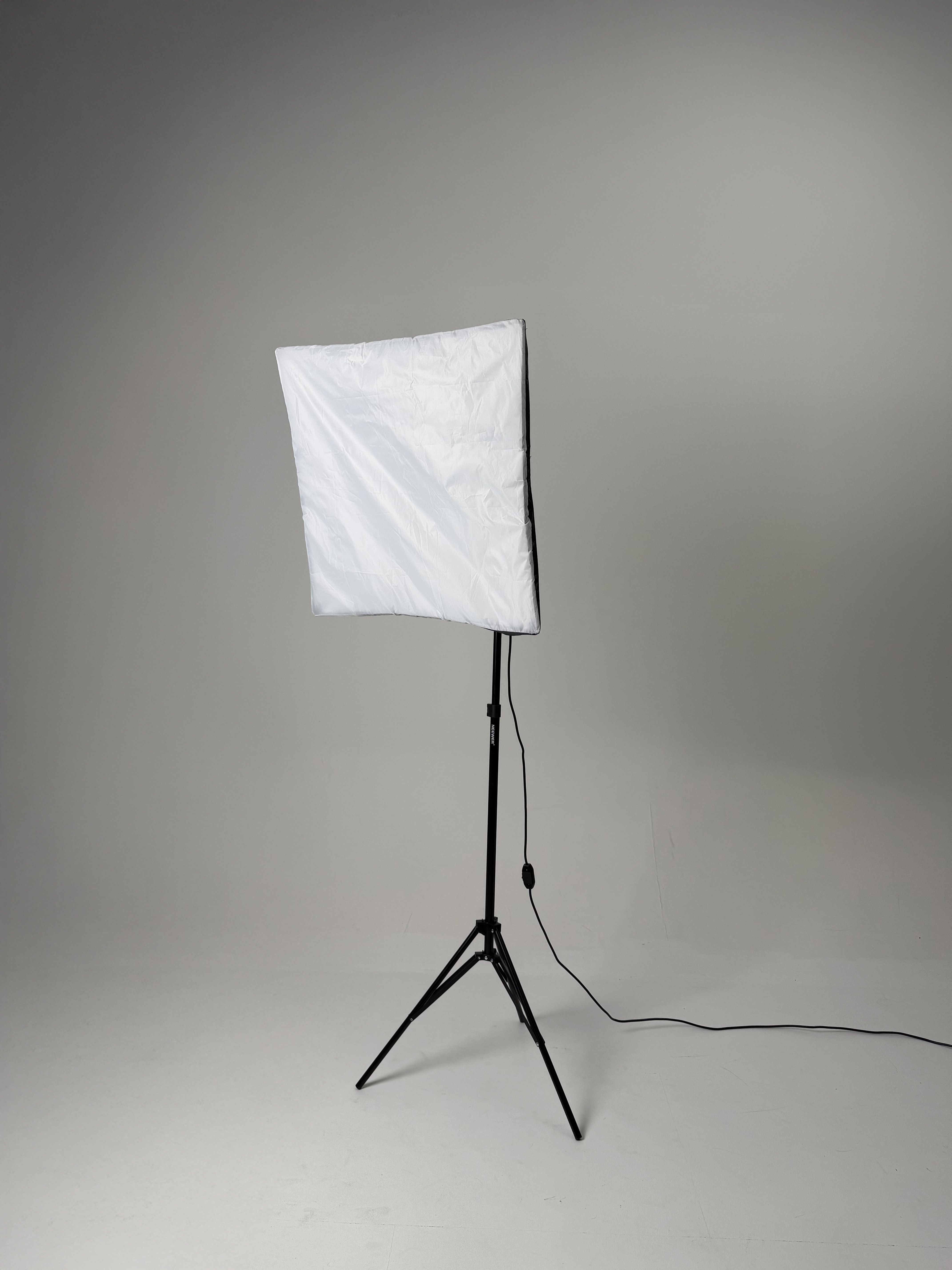 Neewer softbox lighting kit – perfect for photo & video