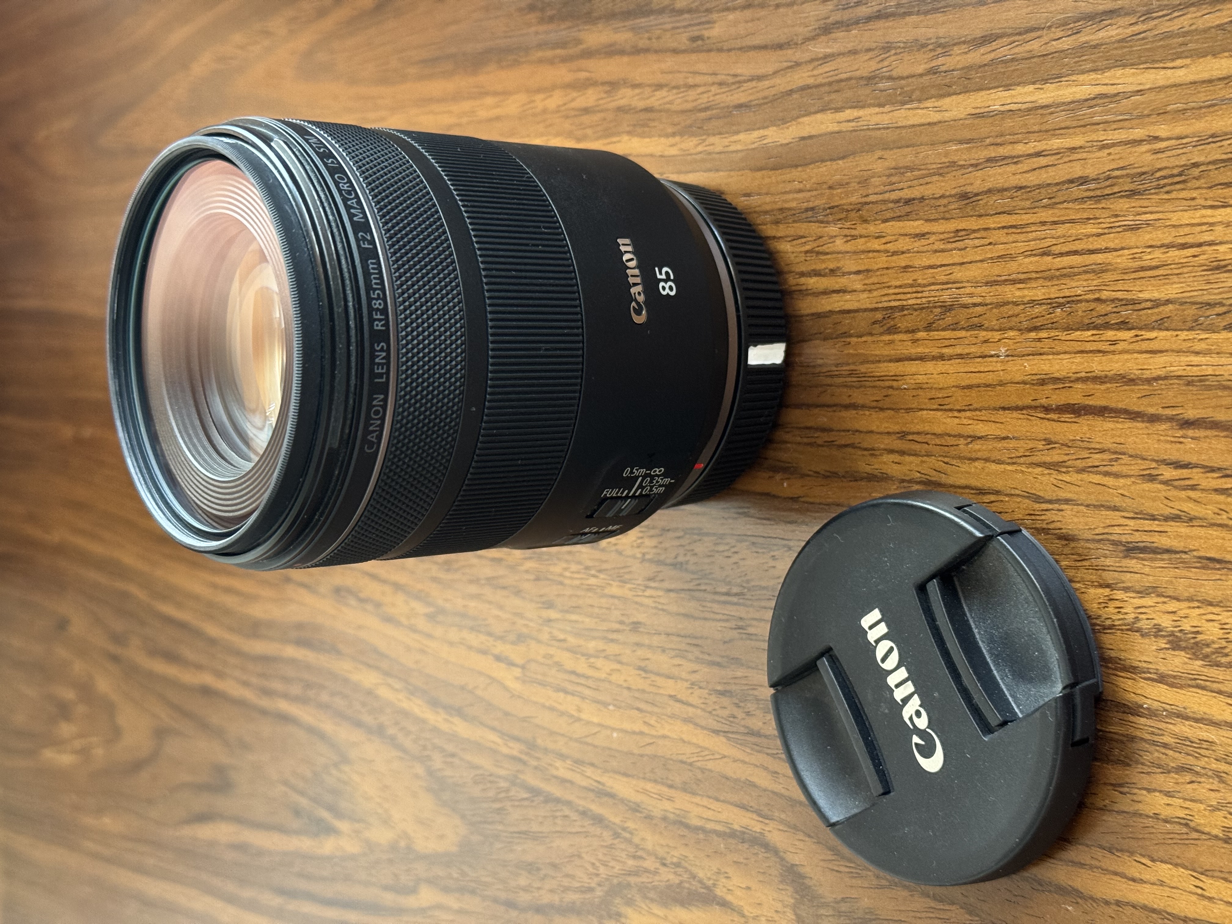 Canon rf 85mm f2 is prime lens