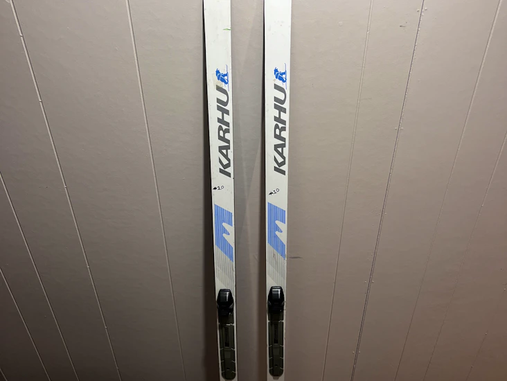 For heights 5’7”- 5’8”cross country skis.