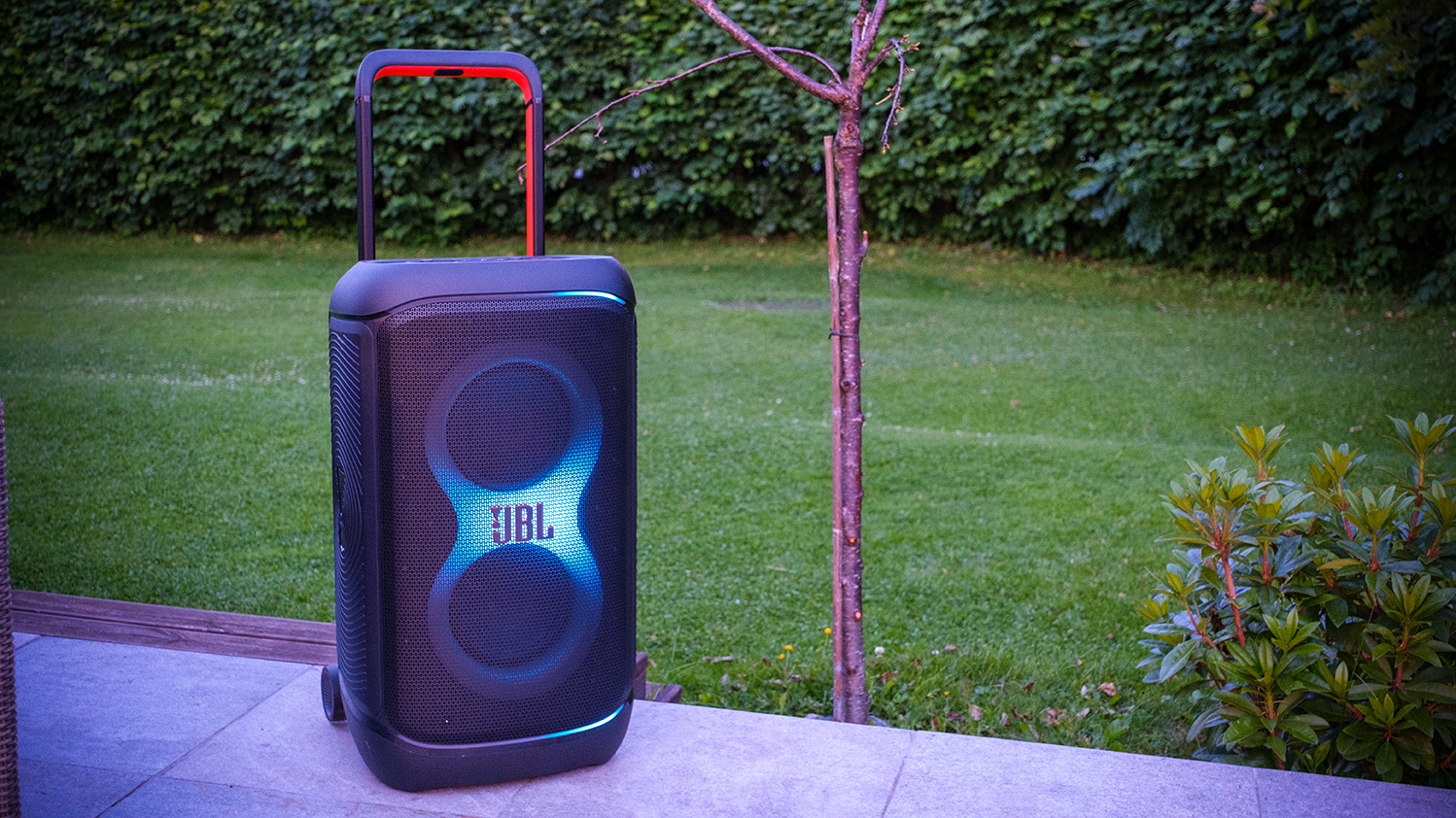 Jbl partybox 520 – kraftfuld 400w festhøjttaler m. lys & hjul (aarhus)