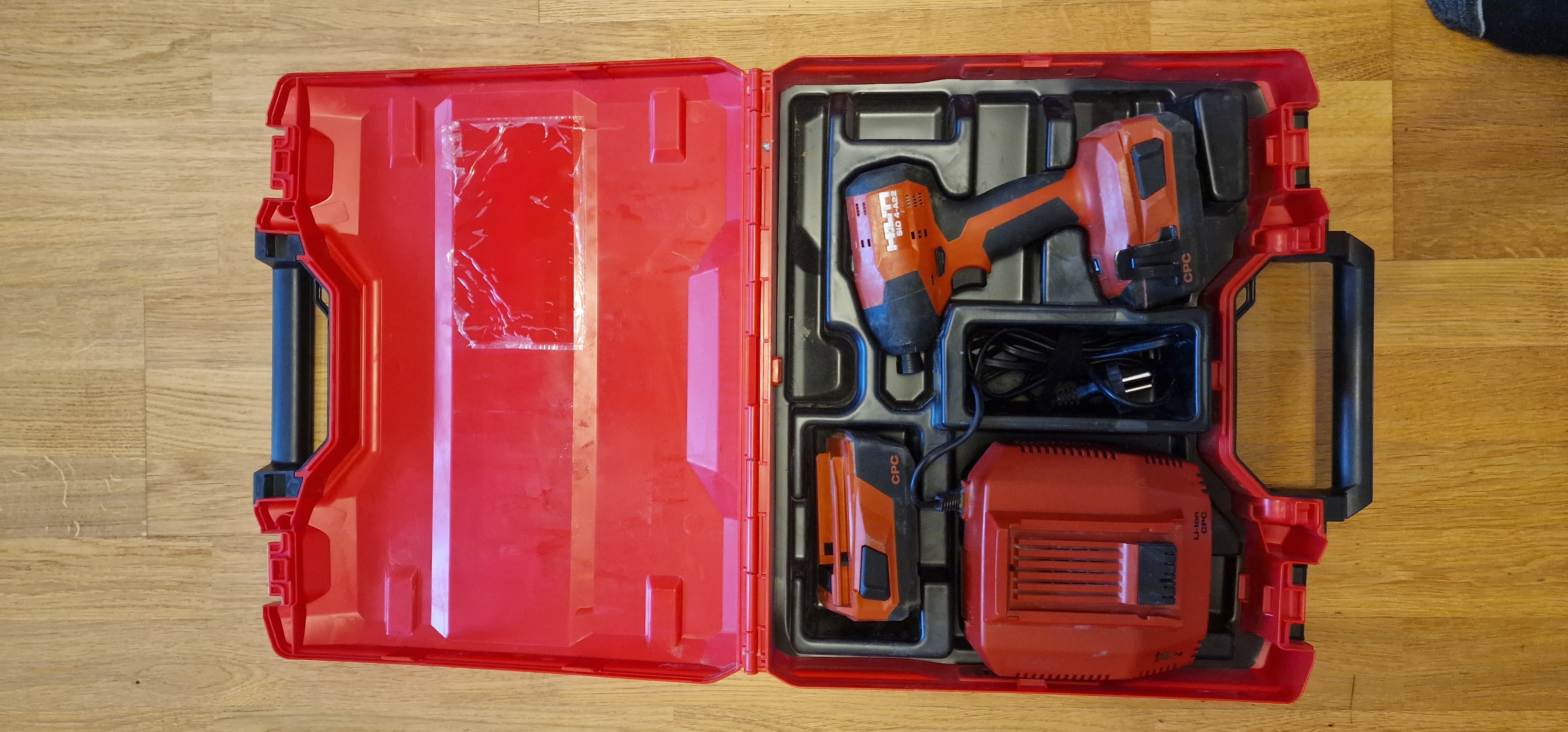 Hilti sid 4-a22 slagskruvdragare med 2 batterier & bitsats