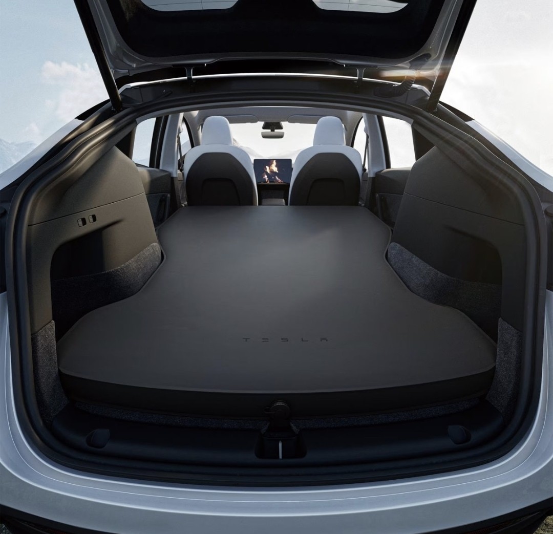 Komplett campingkit till tesla model y (madrass & insynsskydd)